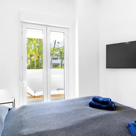 Real - Newly Reformed Apartment